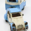 Miniaturmodel einer Ente von Citroën mit Wohnwagen in Hellblau – Bild 4