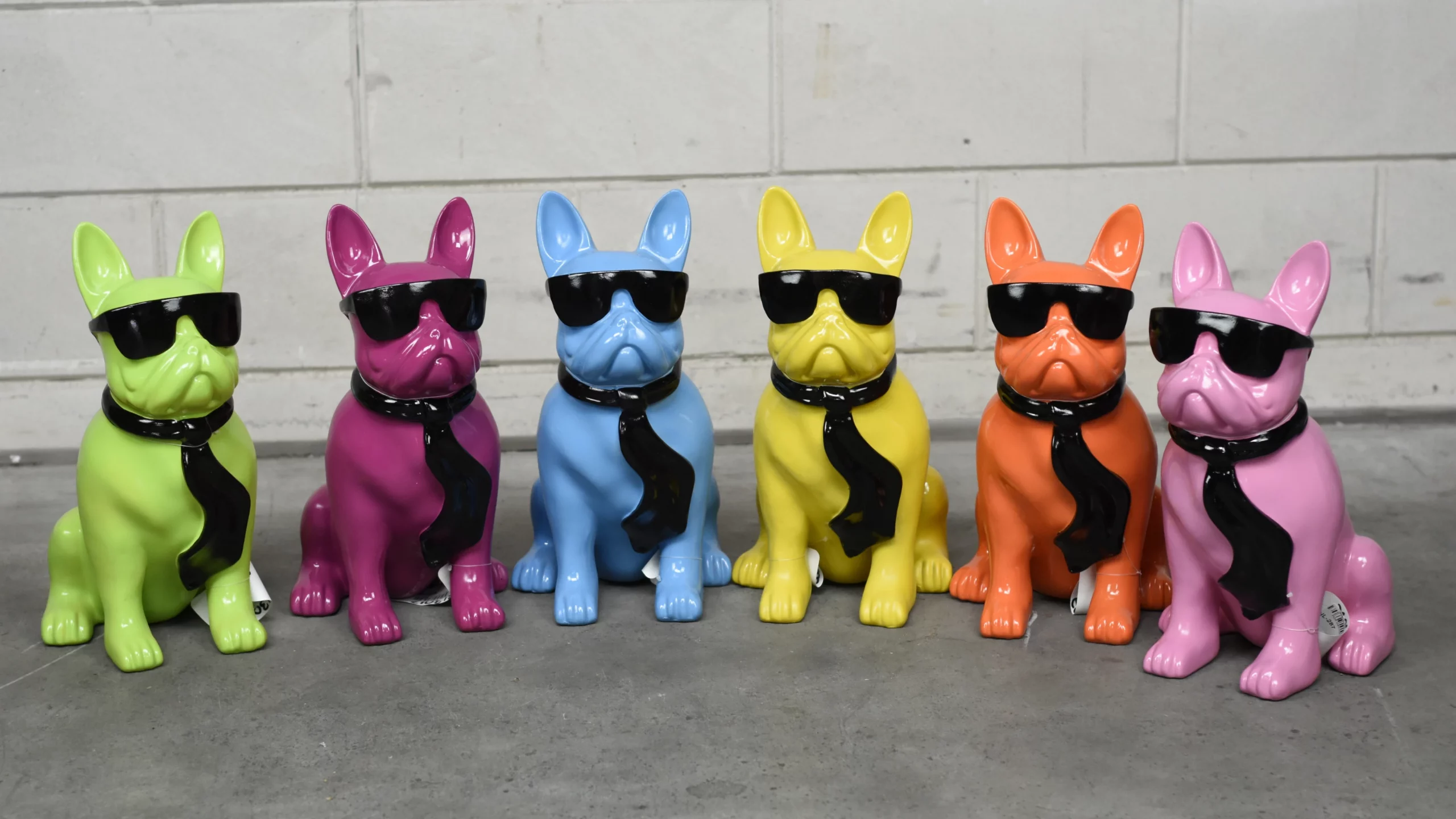 Sitzende Bulldogge „Hannibal“